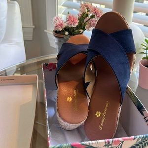 Tommy Bahama Wedge stacey style